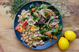 Chickpeas with courgette and tahini