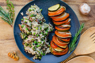 Gingery fried rice with mushrooms and vegetables